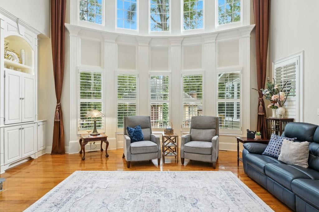 5453 Dunwoody Glen Court
