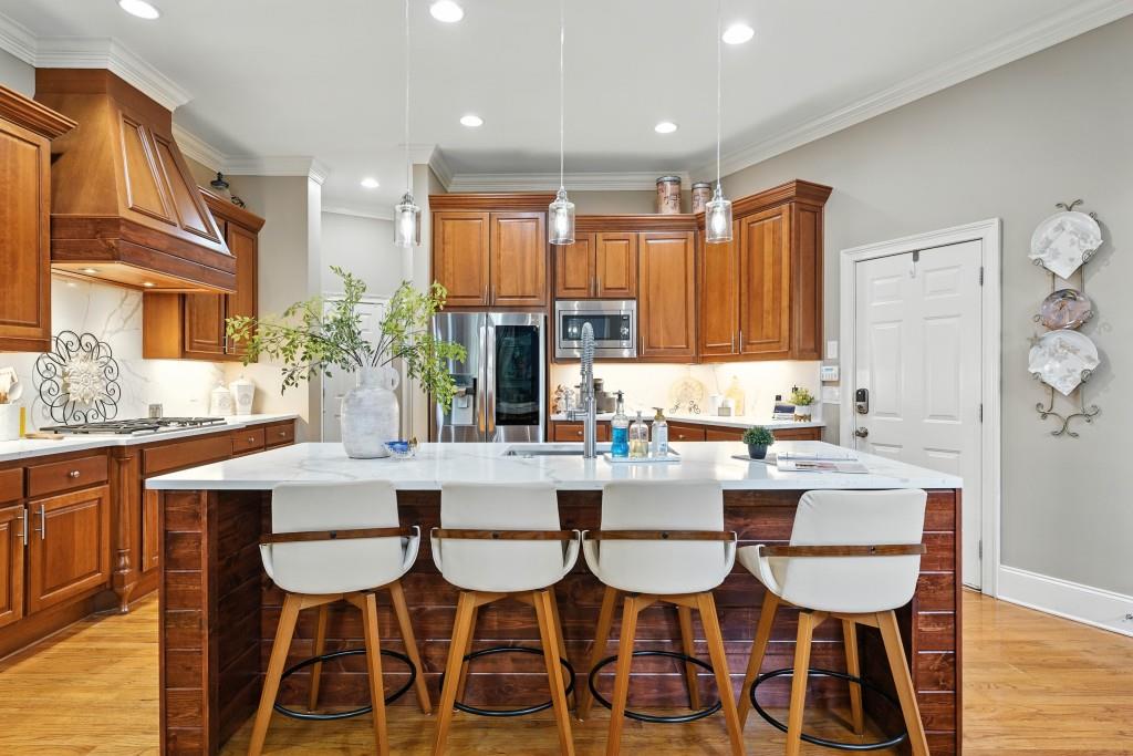 5453 Dunwoody Glen Court