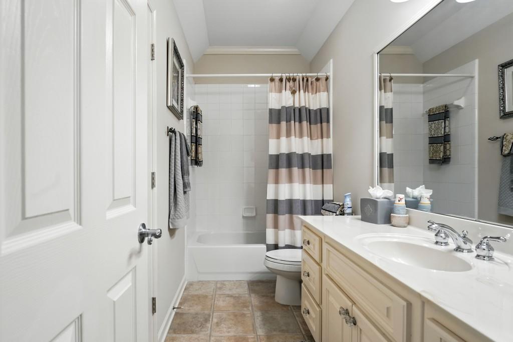 5453 Dunwoody Glen Court