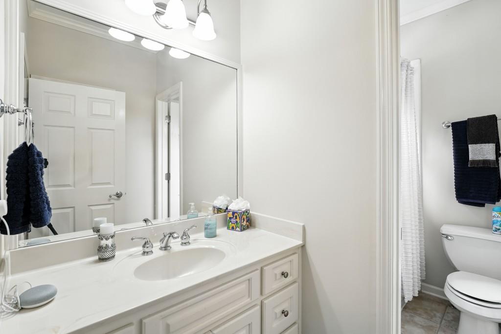 5453 Dunwoody Glen Court