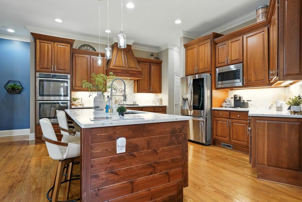 5453 Dunwoody Glen Court