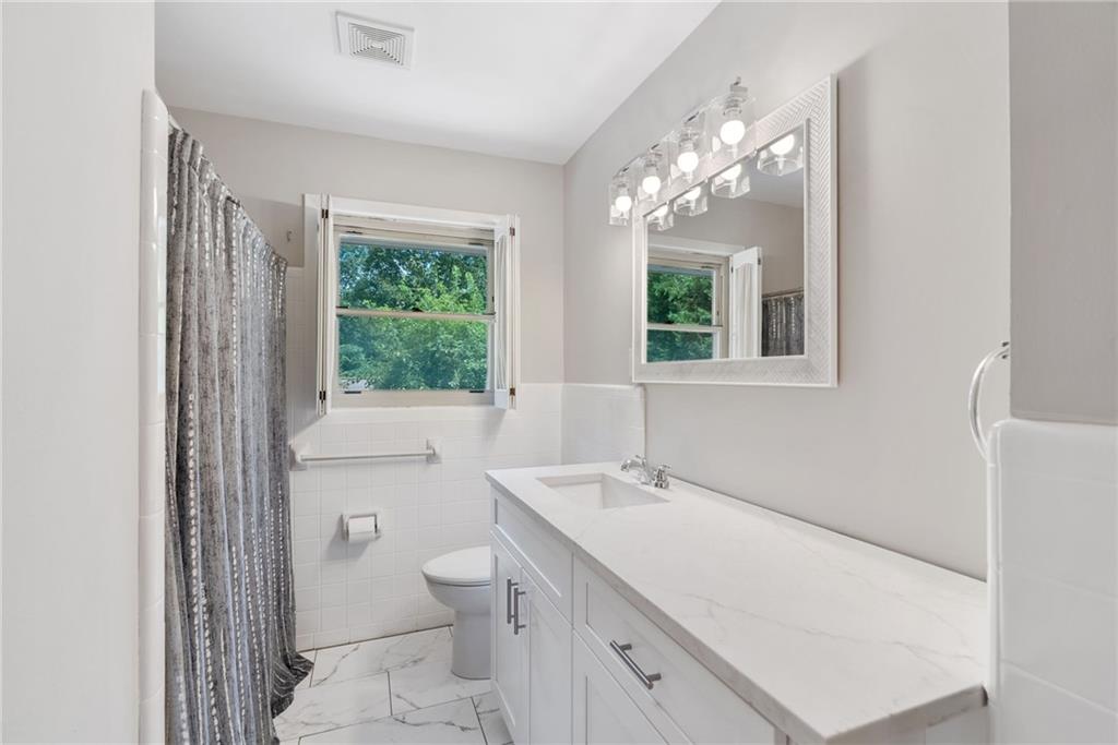 1447 Southland Vista Court NE