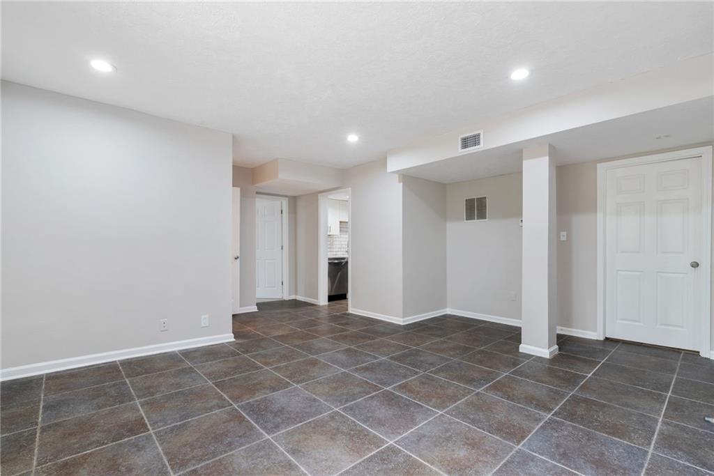 1447 Southland Vista Court NE