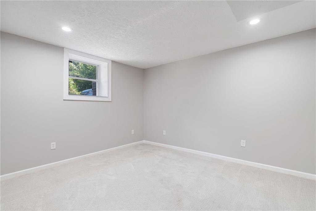 1447 Southland Vista Court NE