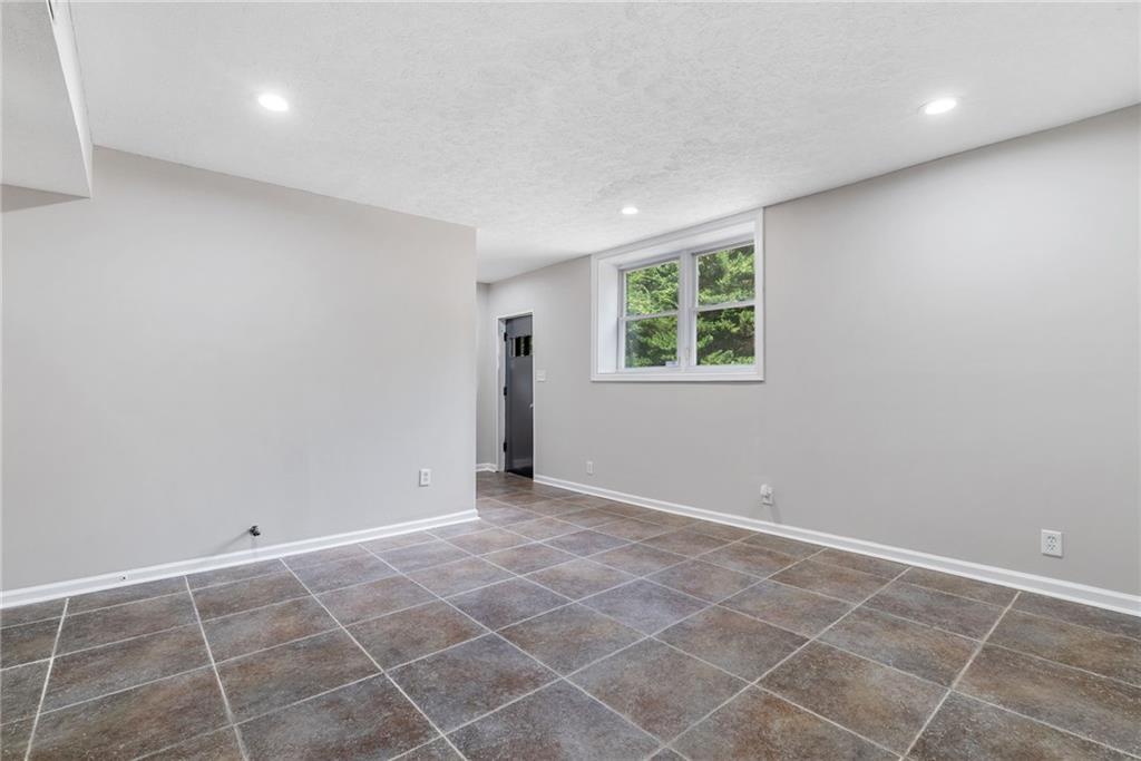 1447 Southland Vista Court NE