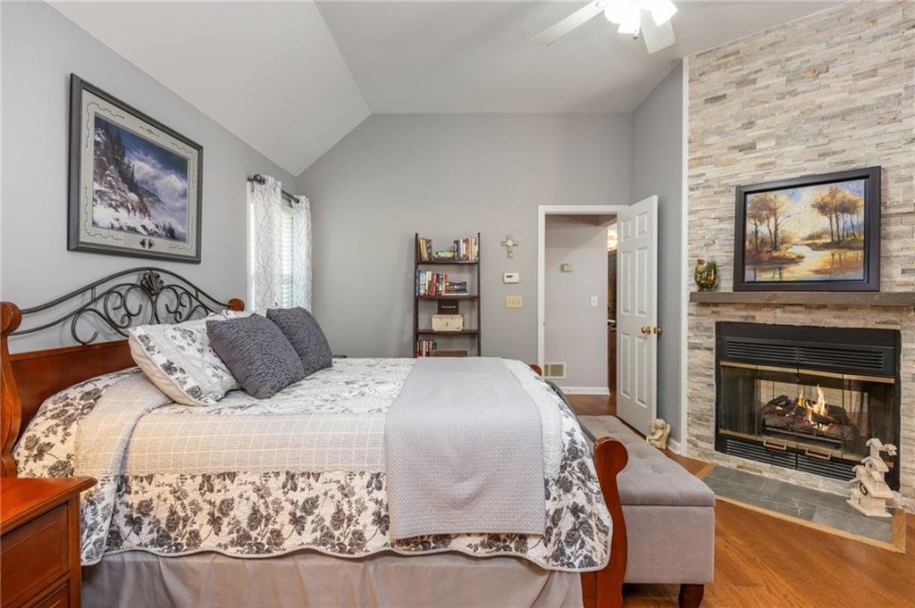 140 Whisperwood Lane NW