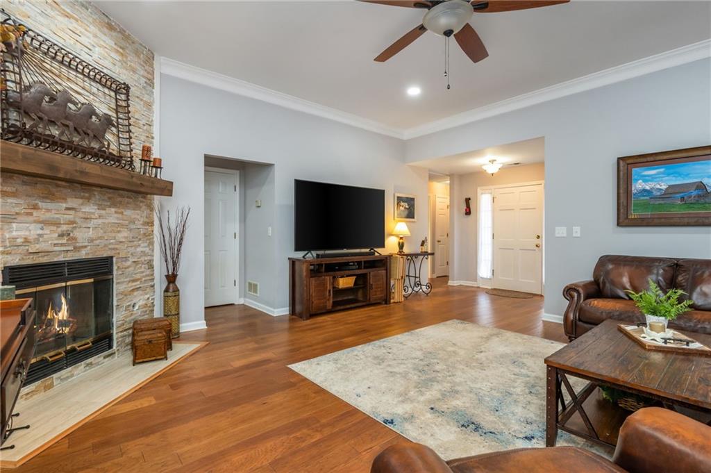 140 Whisperwood Lane NW