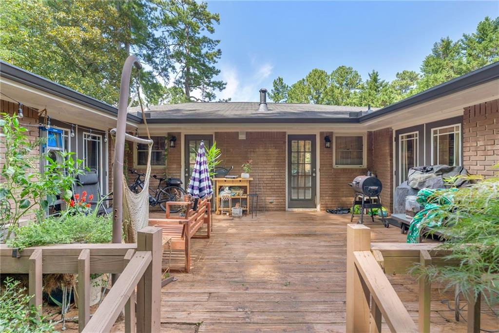 1447 Southland Vista Court NE