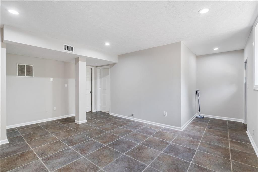 1447 Southland Vista Court NE