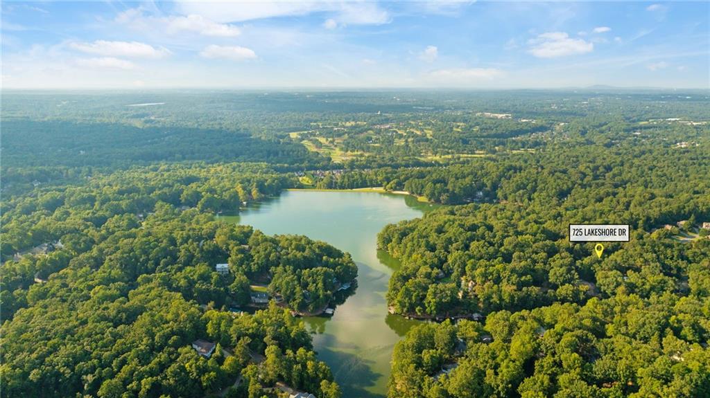 725 Lakeshore Drive