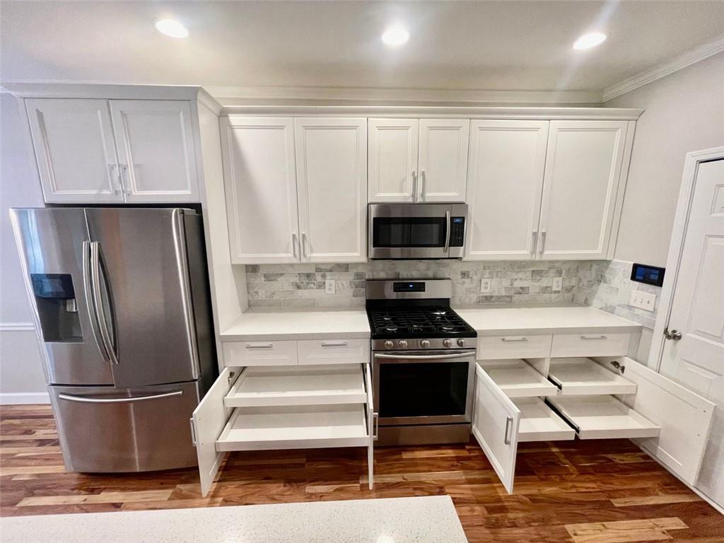 6000 Hunter Hall Court