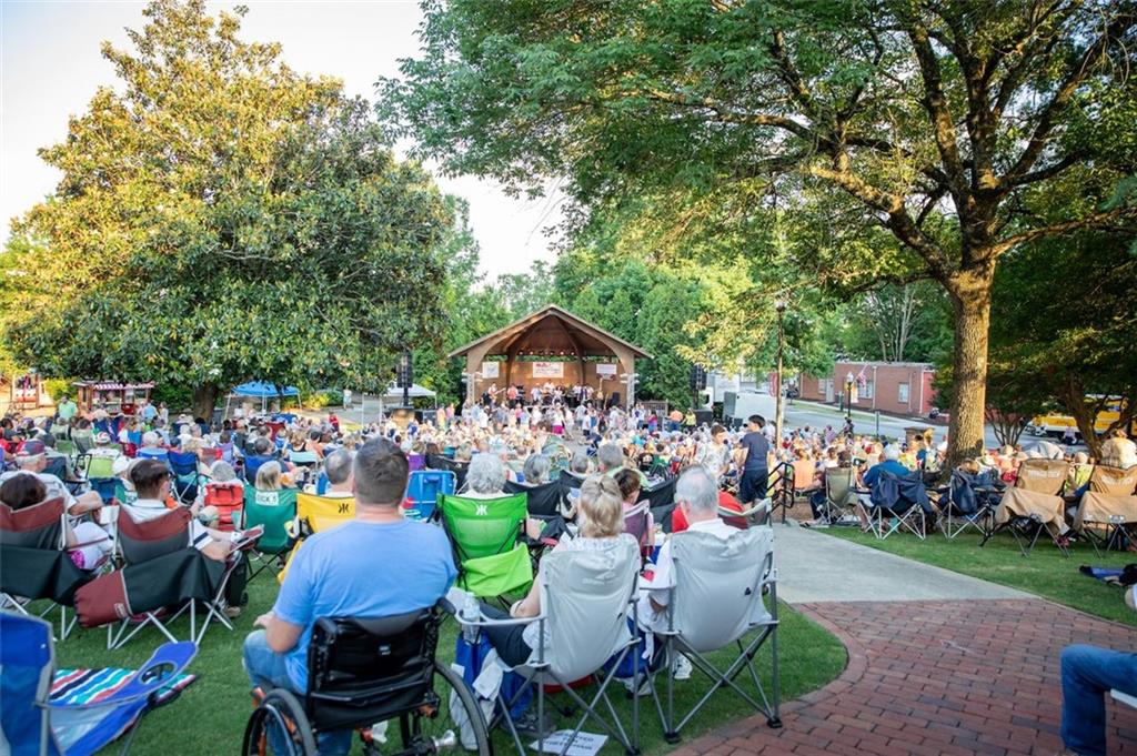 6000 Hunter Hall Court