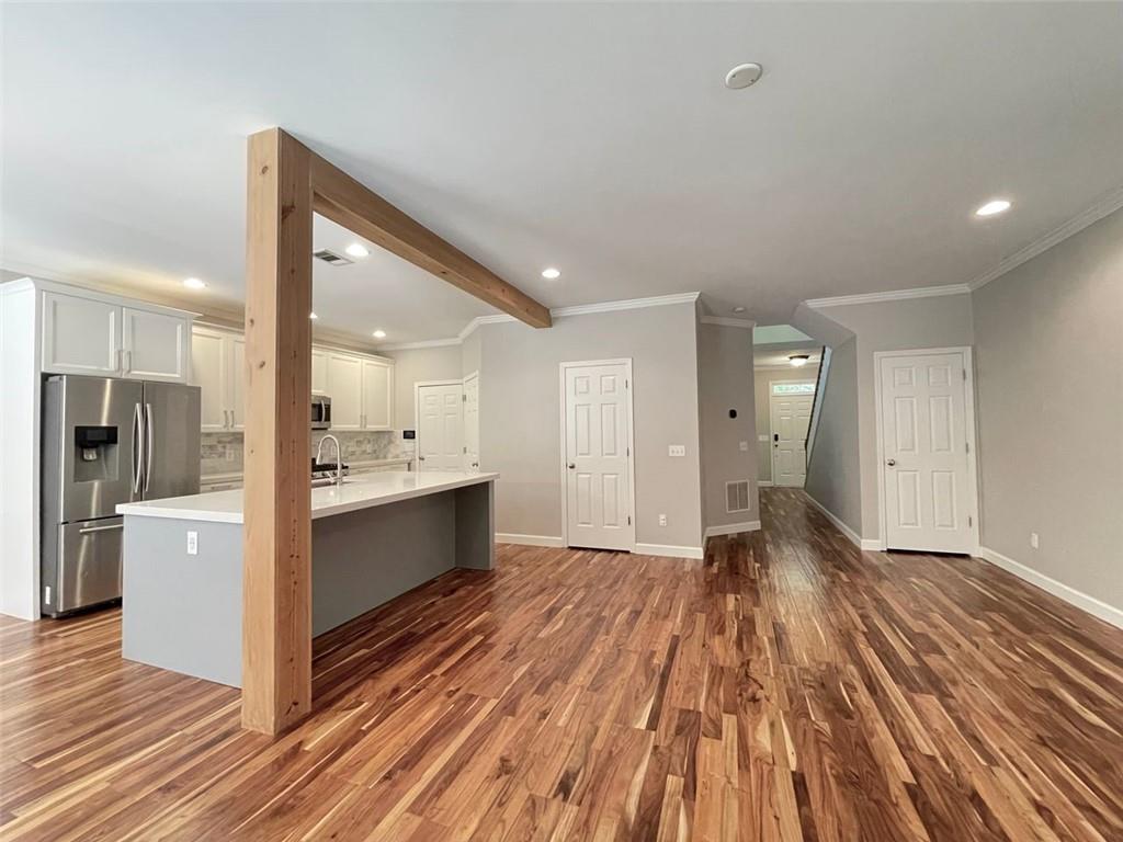 6000 Hunter Hall Court