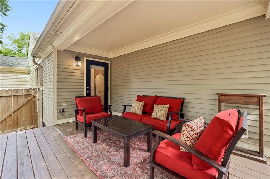 25 Sanderson Street NE