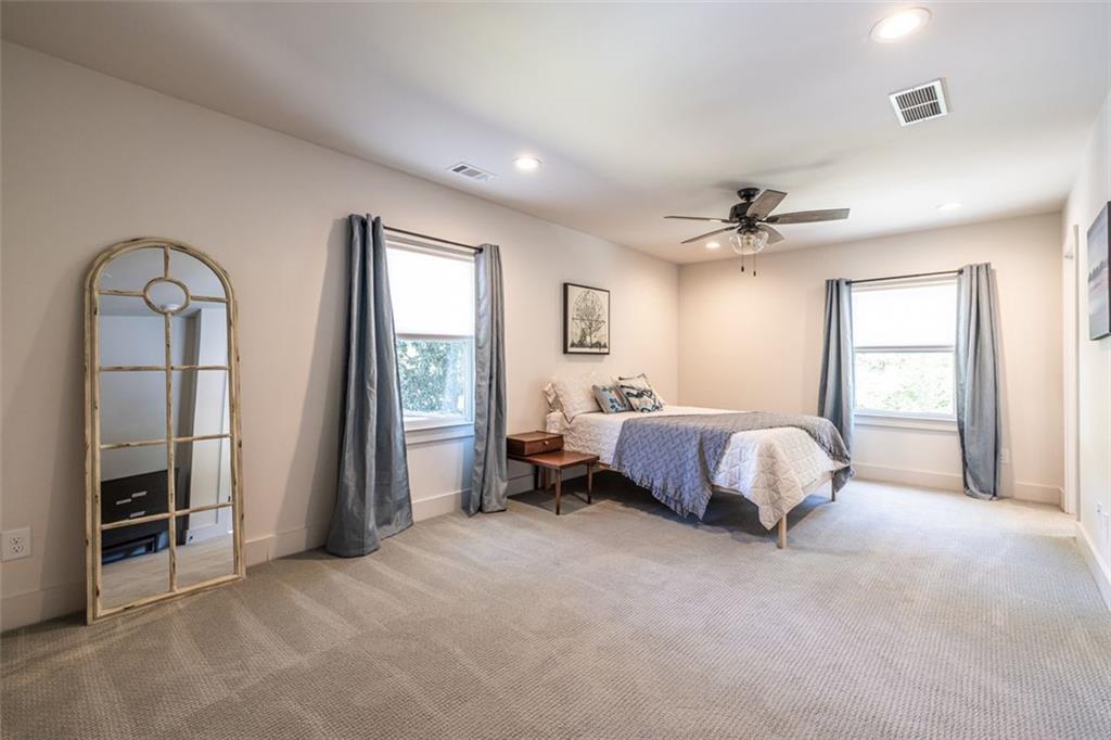 476 MAYNARD Terrace SE