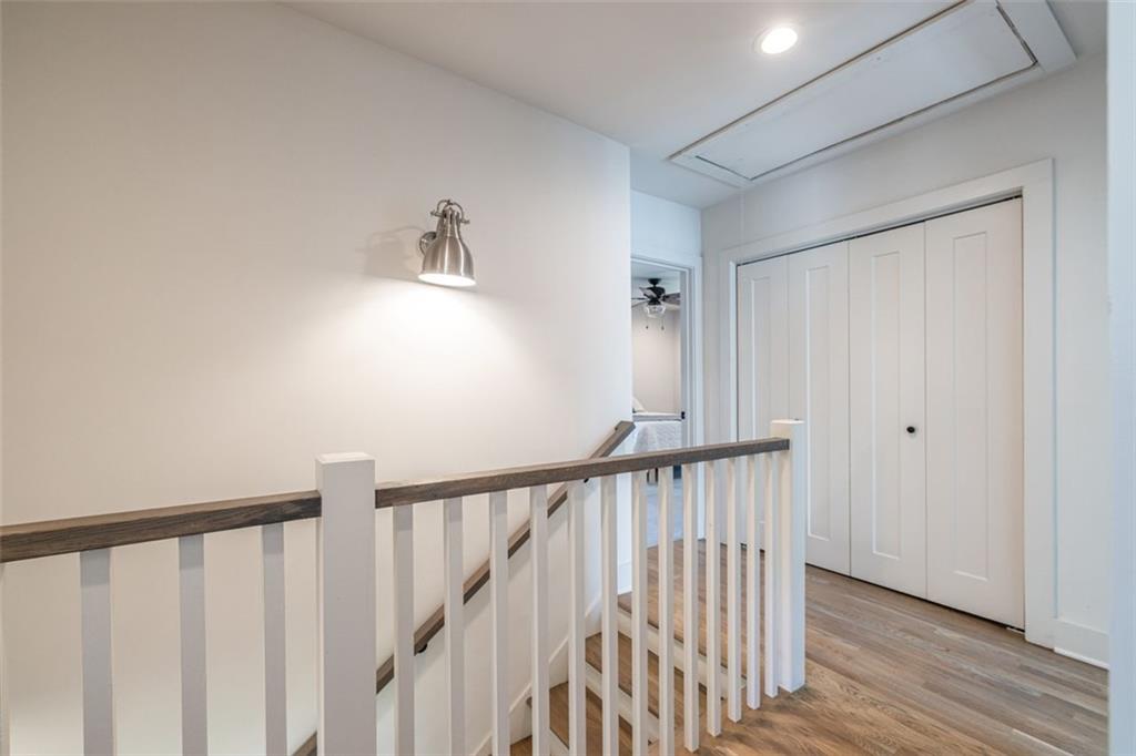 476 MAYNARD Terrace SE