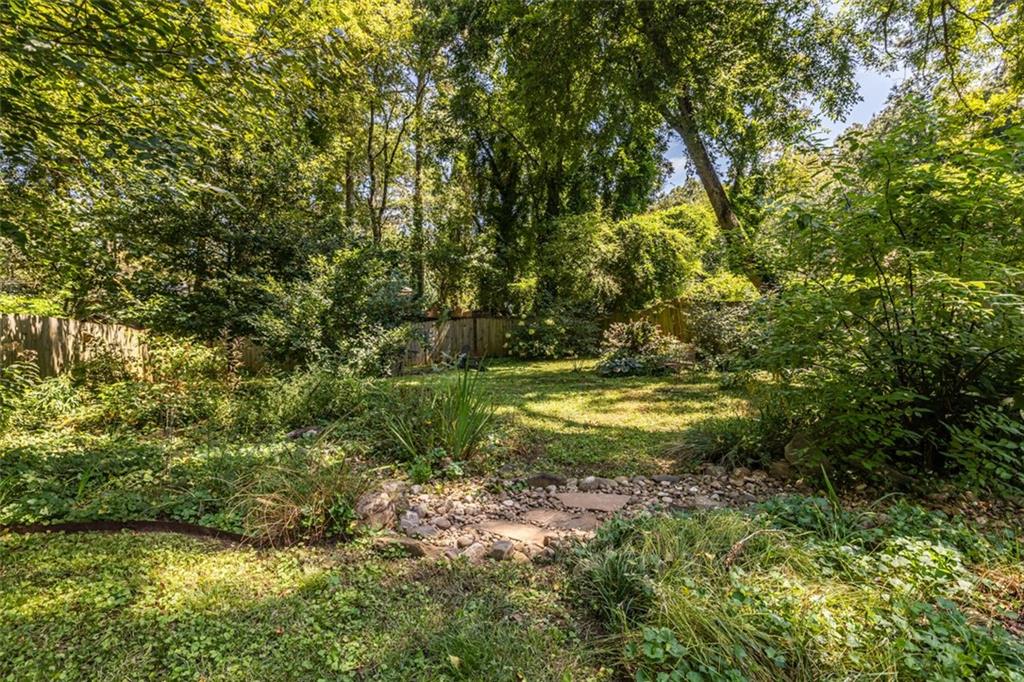 476 MAYNARD Terrace SE