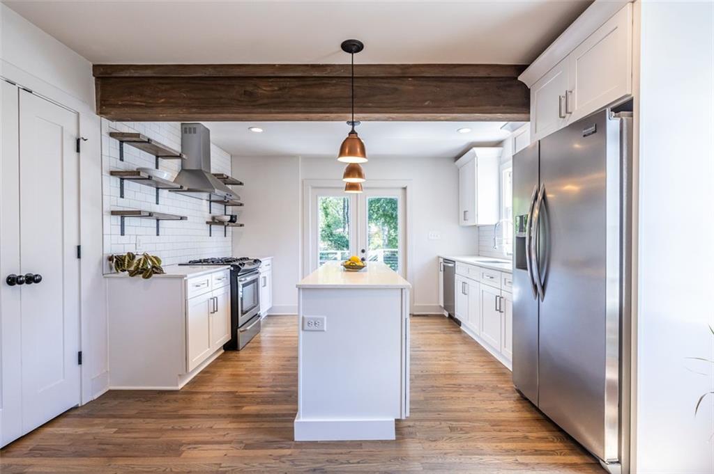 476 MAYNARD Terrace SE