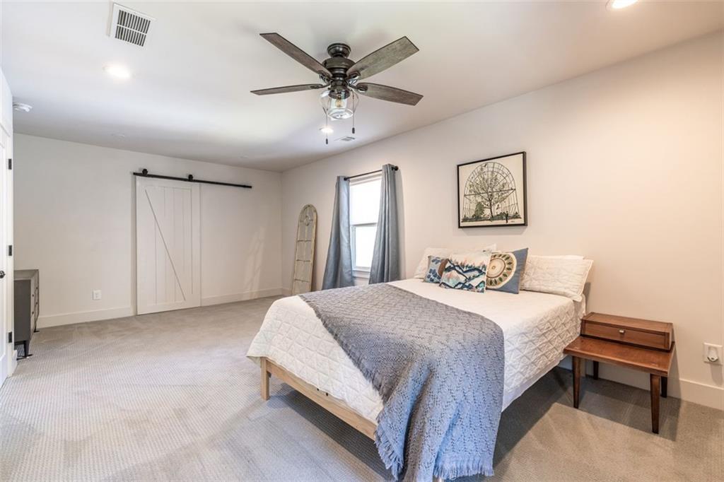 476 MAYNARD Terrace SE