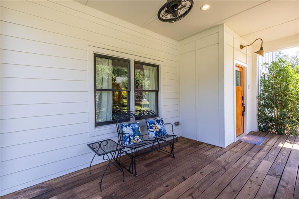 476 MAYNARD Terrace SE