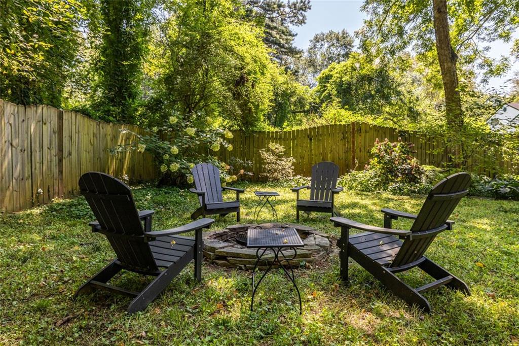 476 MAYNARD Terrace SE