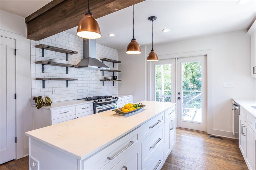 476 MAYNARD Terrace SE