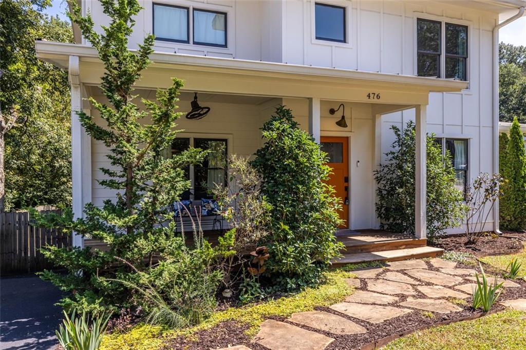 476 MAYNARD Terrace SE