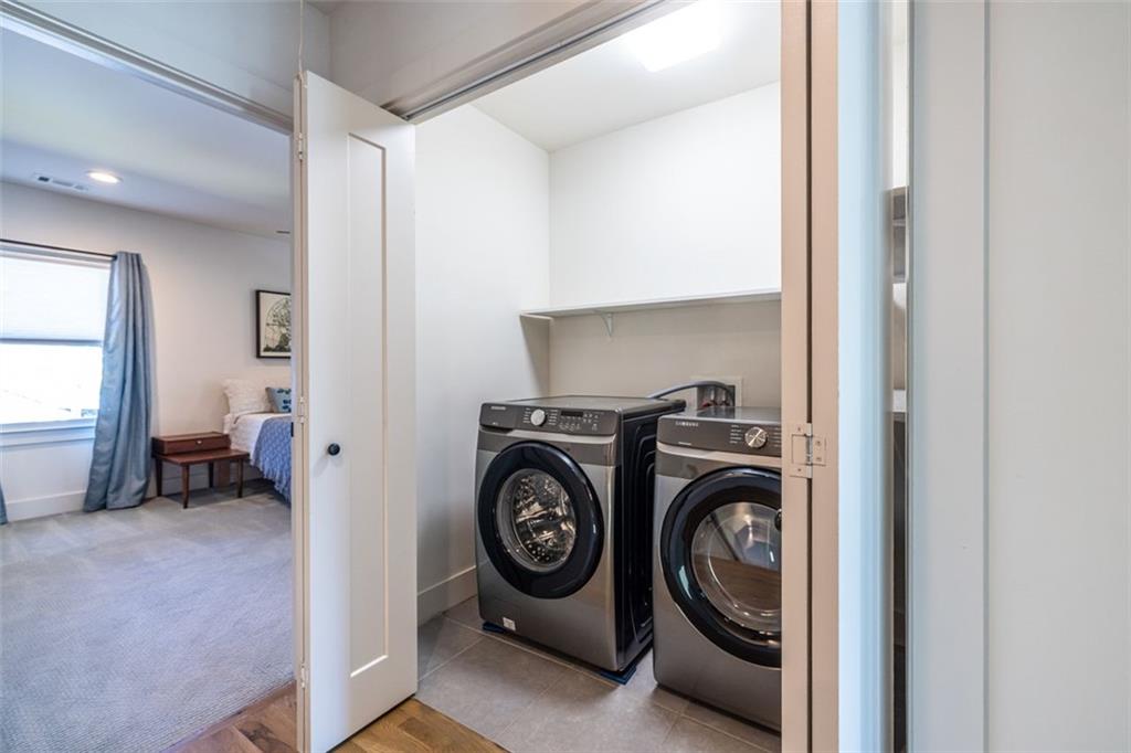 476 MAYNARD Terrace SE