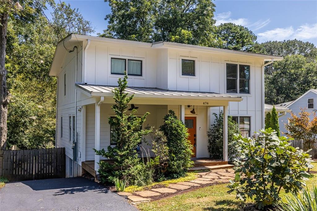 476 MAYNARD Terrace SE