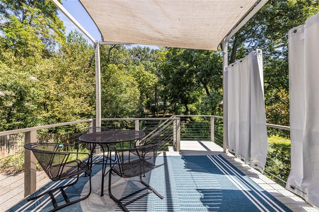 476 MAYNARD Terrace SE