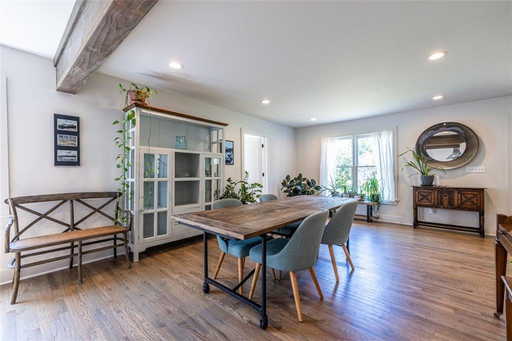 476 MAYNARD Terrace SE