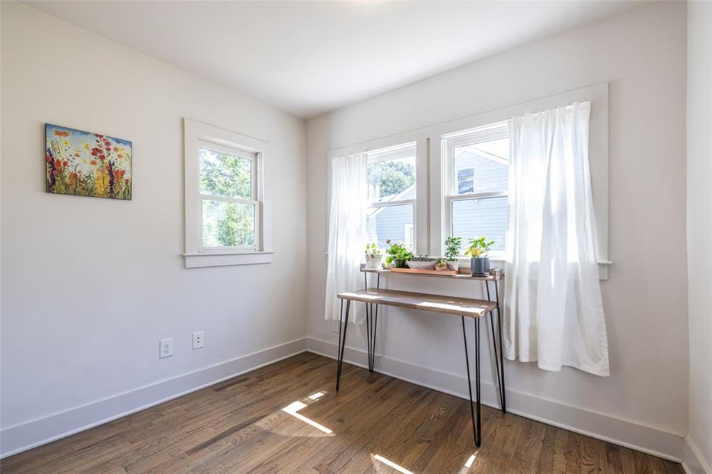 476 MAYNARD Terrace SE