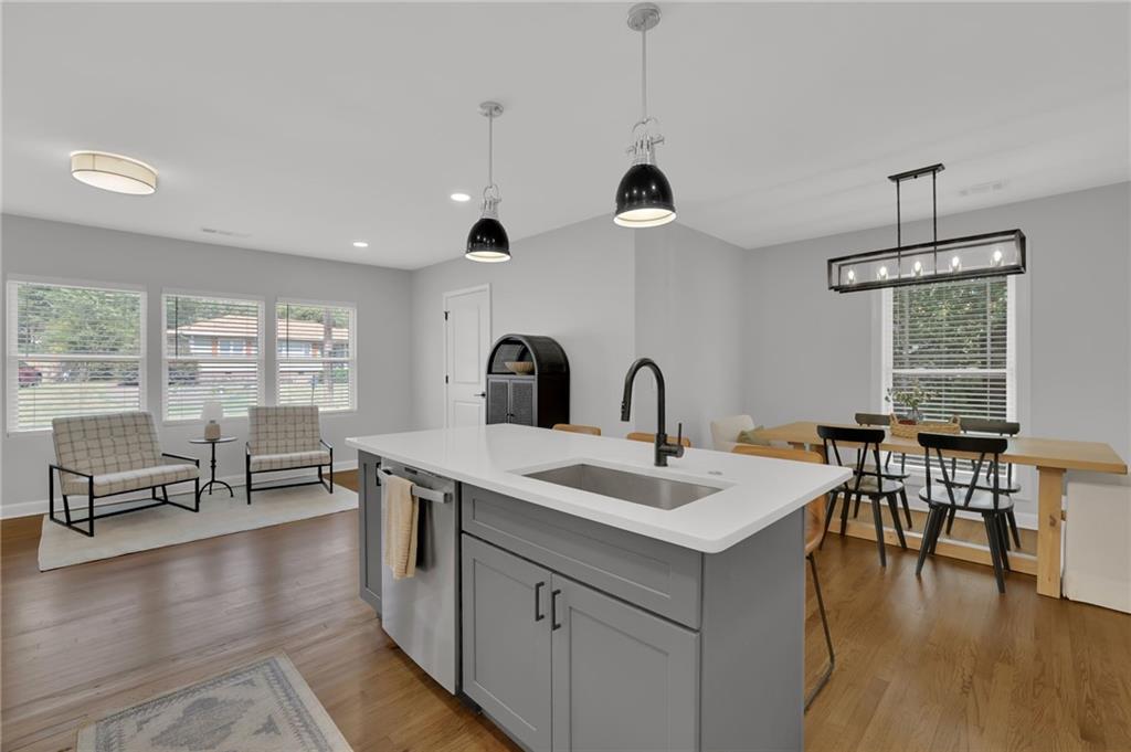 2510 Glendale Circle SE