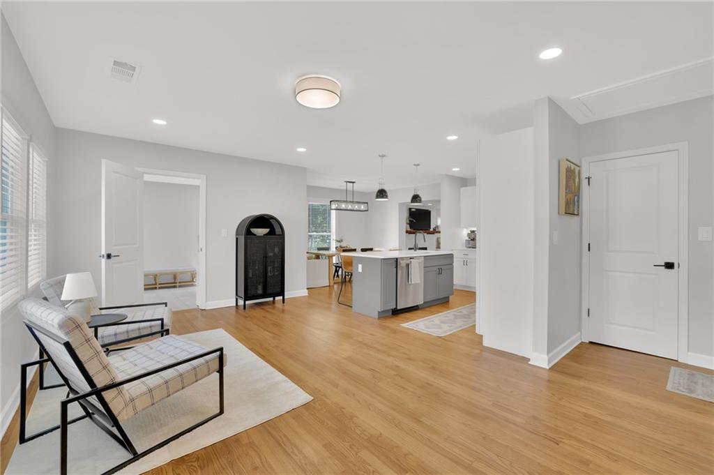 2510 Glendale Circle SE