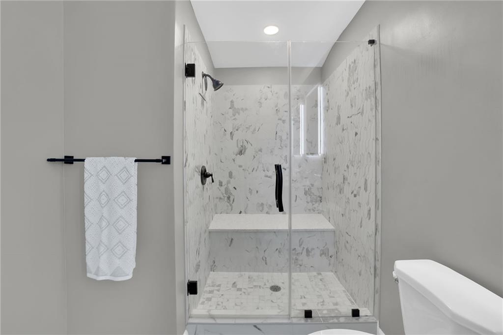 2510 Glendale Circle SE