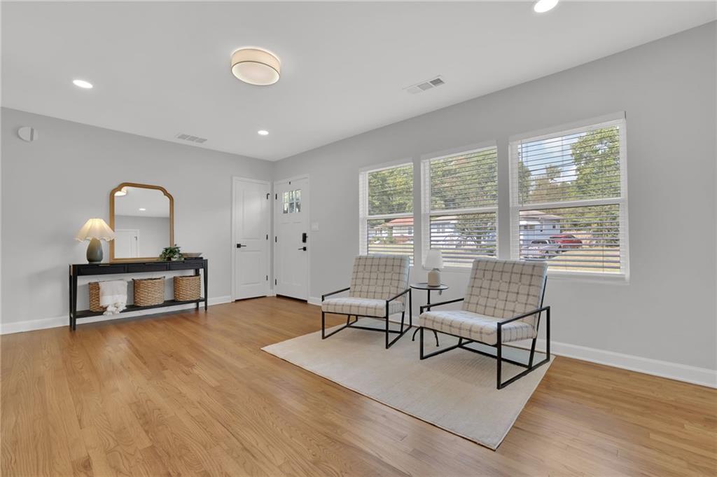 2510 Glendale Circle SE