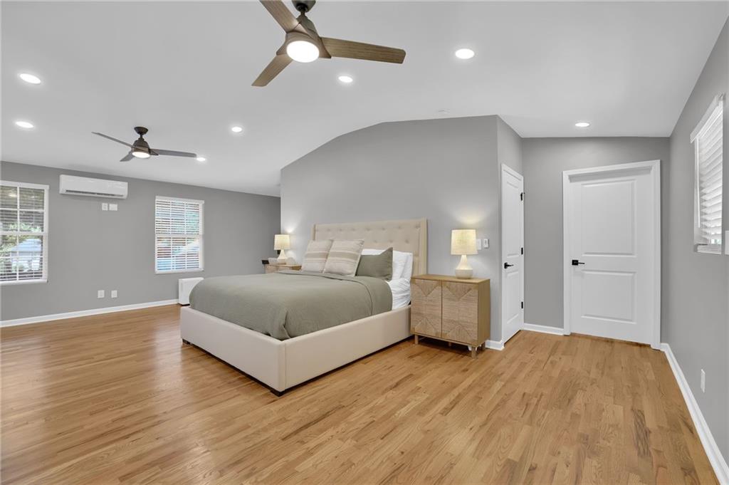 2510 Glendale Circle SE