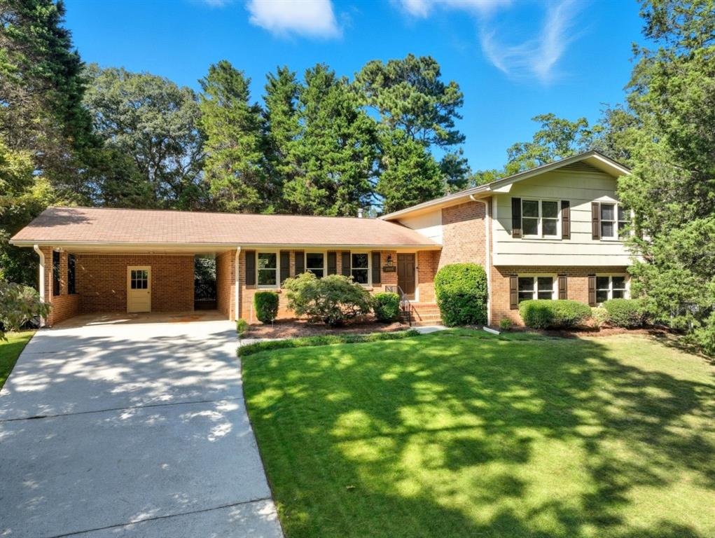 2932 Country Squire Lane