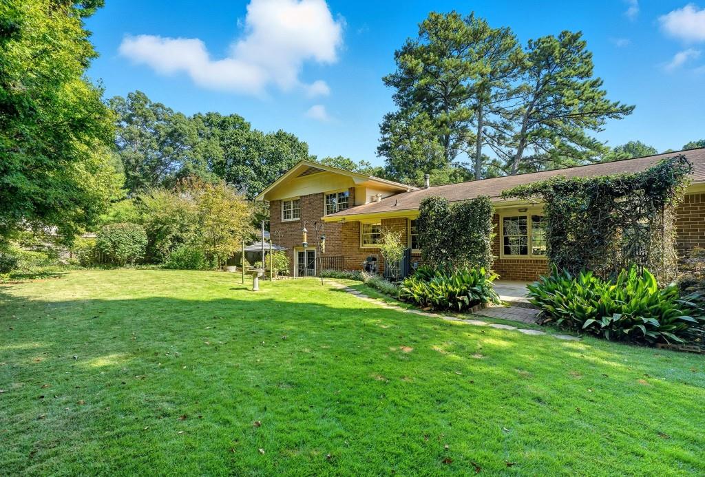 2932 Country Squire Lane
