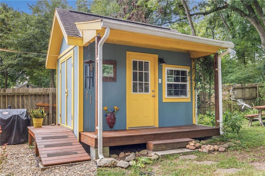 377 East Side Avenue SE