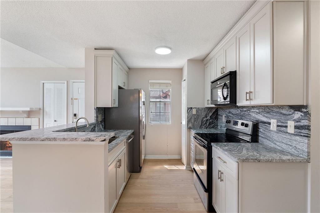 712 Cypress Pointe Street