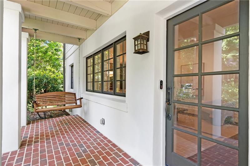 118 Chelsea Drive NE