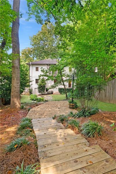 118 Chelsea Drive NE