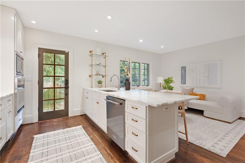 118 Chelsea Drive NE