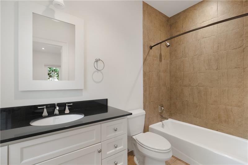 118 Chelsea Drive NE