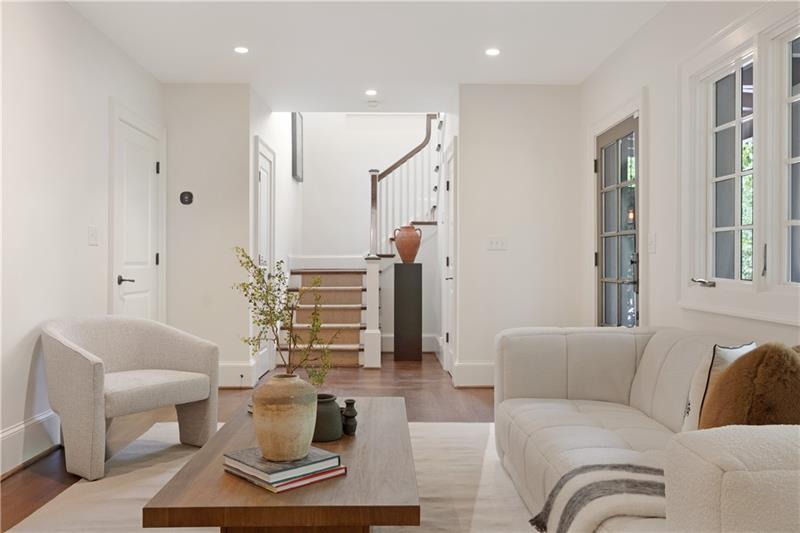 118 Chelsea Drive NE