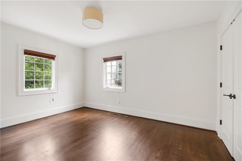 118 Chelsea Drive NE