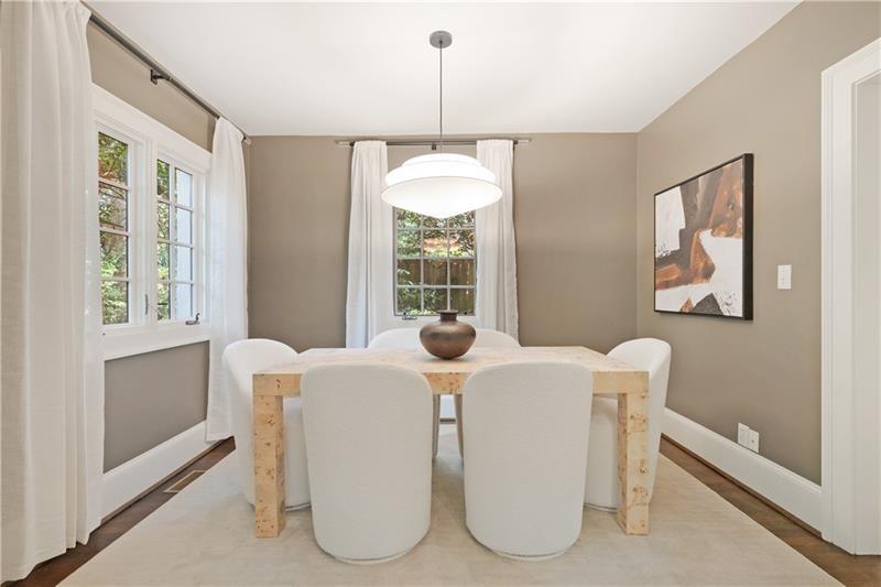 118 Chelsea Drive NE