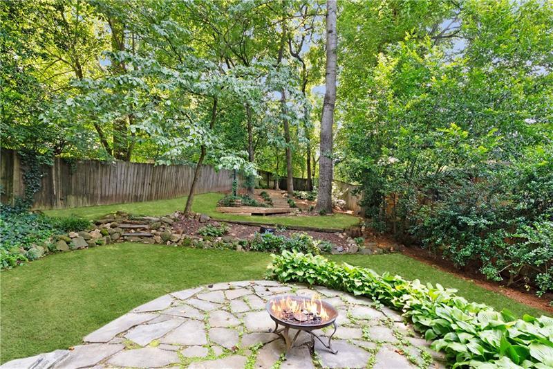 118 Chelsea Drive NE