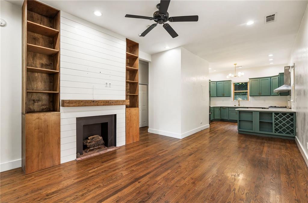 733 United Avenue SE